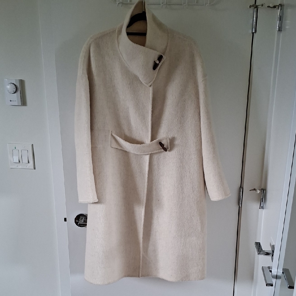 Elegant Oatmeal/Cream 100% Wool Double-faced Long Coat w/ Toggles (Size M/L)